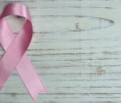 Instan a Insabi a colaborar con la Fundación de Cáncer de Mama