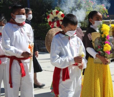 Con ceremonia otomí dan bienvenida a autoridades educativas