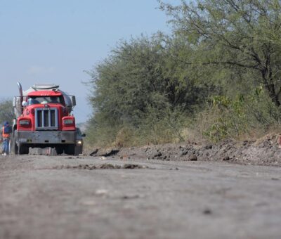 Asfaltado de Camino de Acceso a Refugio de Ríos en construcción