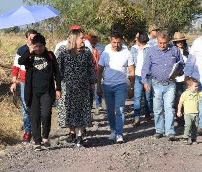 Chío Cervantes entrega obras de apoyo en Estación Joaquín y El Alacrán