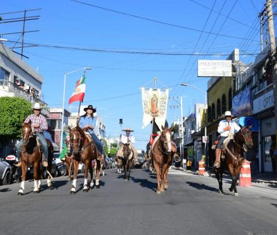 Recorren Irapuato con Cabalgata por la Independencia