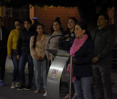 Quiosco de Centro Histórico se ilumina de rosa