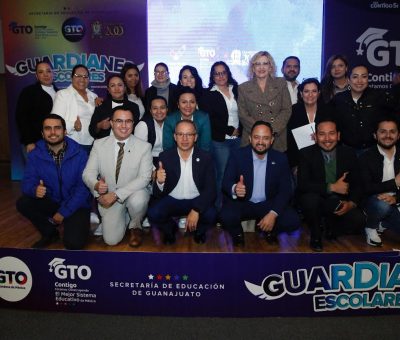 Presenta SEG a “Mari Paz” y “Armando Paz” Guardianes Escolares de la educación