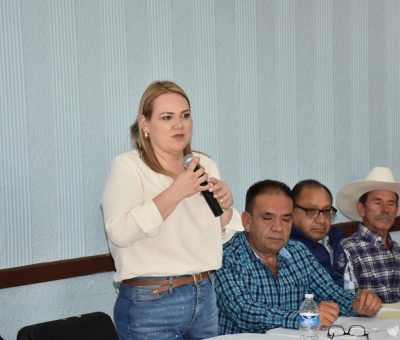 Chío Cervantes presente en Asamblea de Porcicultores