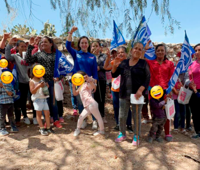 Continúa Cecilia Pöhls tocando puertas en San Felipe tras 65 días de campaña