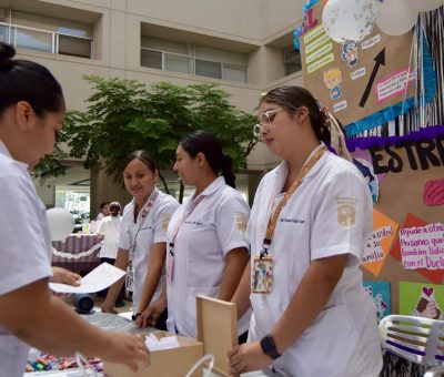 Estudiantes de Enfermería comparten estrategias y recursos para el cuidado emocional durante la Feria de la Salud Mental