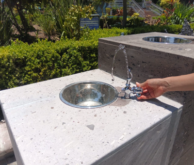 Municipio activa bebero de agua potable para adultos, personas con discapacidad y para mascotas