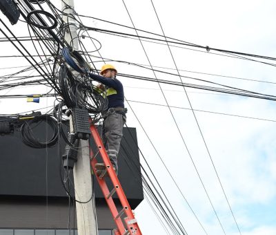 Disminuyen riesgos para la población con retiro de cableado