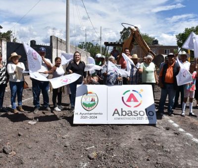 Con recurso municipal, se construye nueva vialidad en Cerrito de Aceves