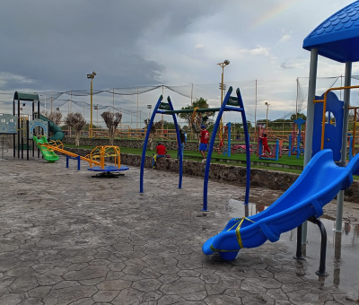 Juegos infantiles en la Unidad Deportiva Sur para niños menores de 10 años