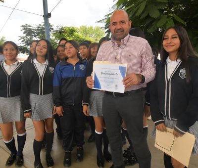 Continúa Carlos García Villaseñor trabajando de la mano con empresas para llevar apoyos a las escuelas de Silao