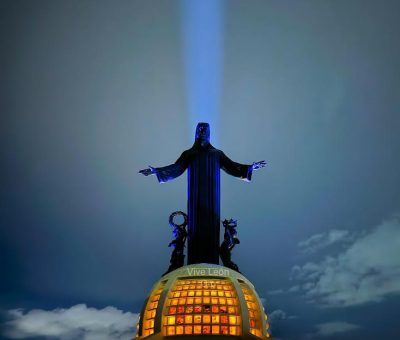 Llena de luz al Bajío, el Cristo Rey de la Montaña