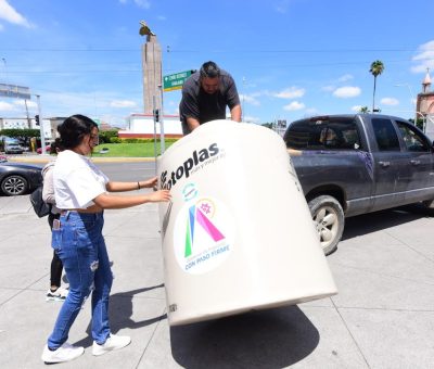 Reciben irapuatenses nuevos tinacos y calentadores solares