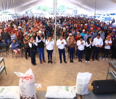 Lleva SDAyR apoyos agrícolas y ganaderos a Santa Catarina y Tierra Blanca