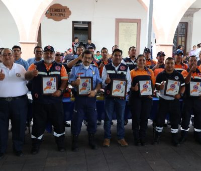 Reciben equipamiento integrantes de Protección Civil de Purísima del Rincón así como activación de simulacros de sismos