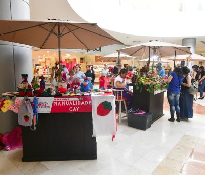 Promocionan Festival de la Fresa en Plaza Cibeles