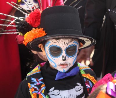 Se une la comunidad educativa en emotivas y creativas celebraciones por el Día de Muertos