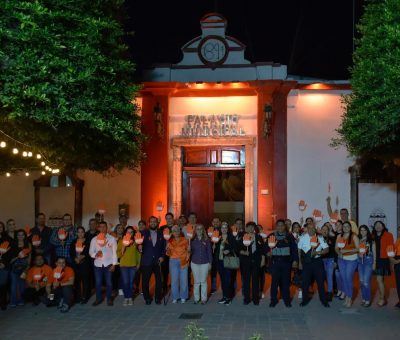 Iluminan Palacio Municipal de color naranja, en favor de la eliminación de la violencia contra la mujer