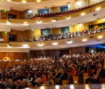 El Secretario de Salud hizo un llamado a oncólogos del país a hacer frente al cáncer