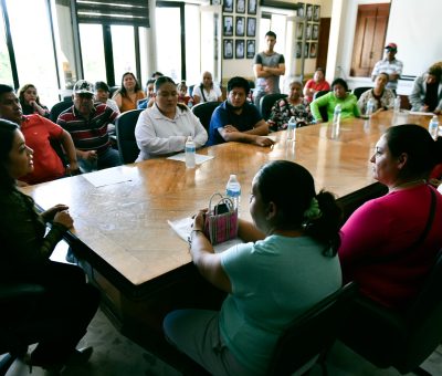 Se reúnen la alcaldesa Cinthia Teniente y comerciantes de la zona centro