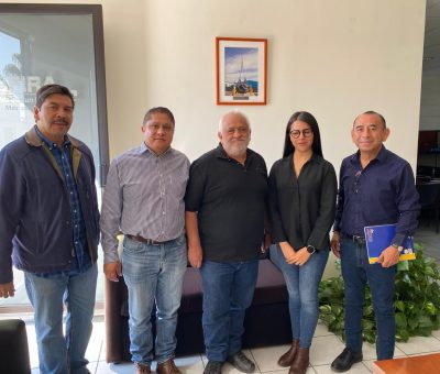 Se reúne el director de Desarrollo Económico, Ricardo Contreras, con el representante de FIRA en la zona