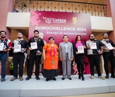 Entregan reconocimientos a estudiantes de CEDVA Celaya ganadores del RoboChallenge 2024