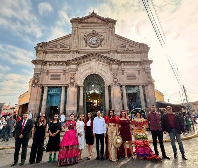 Más de 3,500 personas participan en el desfile cívico del 20 de noviembre en Salvatierra