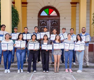 Entregan reconocimientos a estudiantes del Tecnológico de Roque que viajaron a la NASA