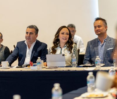 Instala Samantha mesa de diálogo con comerciantes y empresarios de Guanajuato