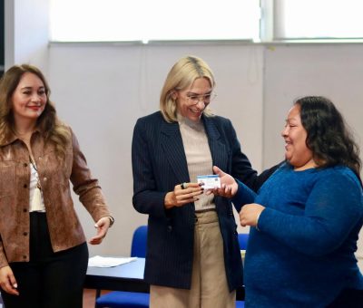 CERTIFICAN A MUJERES  EN DIVERSOS OFICIOS