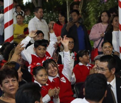 Premiam creatividad de estudiantes irapuatenses