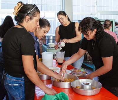 Imparten Taller de Elaboración de Cena Navideña en Centro de Desarrollo Comunitario