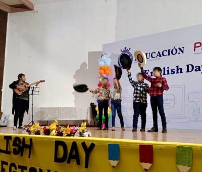 Alumnos guanajuatenses brillan en el English Day con creatividad y talento