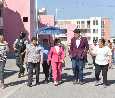 La alcaldesa Cinthia Teniente y el Senador Emmanuel Reyes hicieron el compromiso de realizar acciones, para solucionar los problemas de la mala construcción de las viviendas de los vecinos de El Rehilete