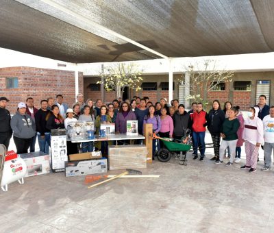 Agua potable a los colonos del fraccionamiento El Rehilete