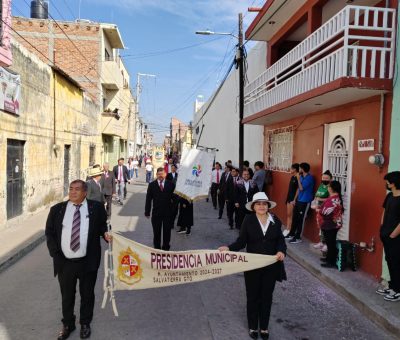 Salvatierra participa en el desfile conmemorativo por el 461 aniversario de Tarimoro