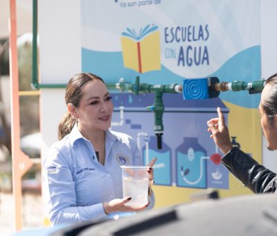 Coca Cola y el gobierno de Guanajuato Capital llevan agua a escuelas de comunidades