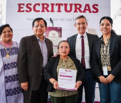 ENTREGAN ESCRITURAS A FAMILIAS DE LA COLONIA NUEVO SANTA MARÍA